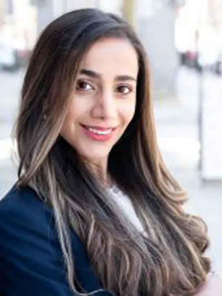 Dr. Sara